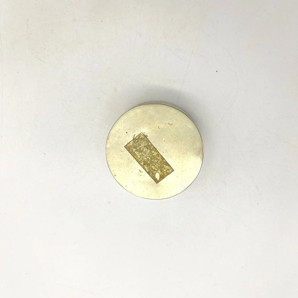 N/A vintage round